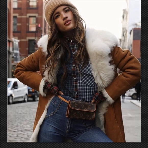 Louis Vuitton Handbags - AUTH Louis Vuitton Florentine VINTAGE & VERSATILE